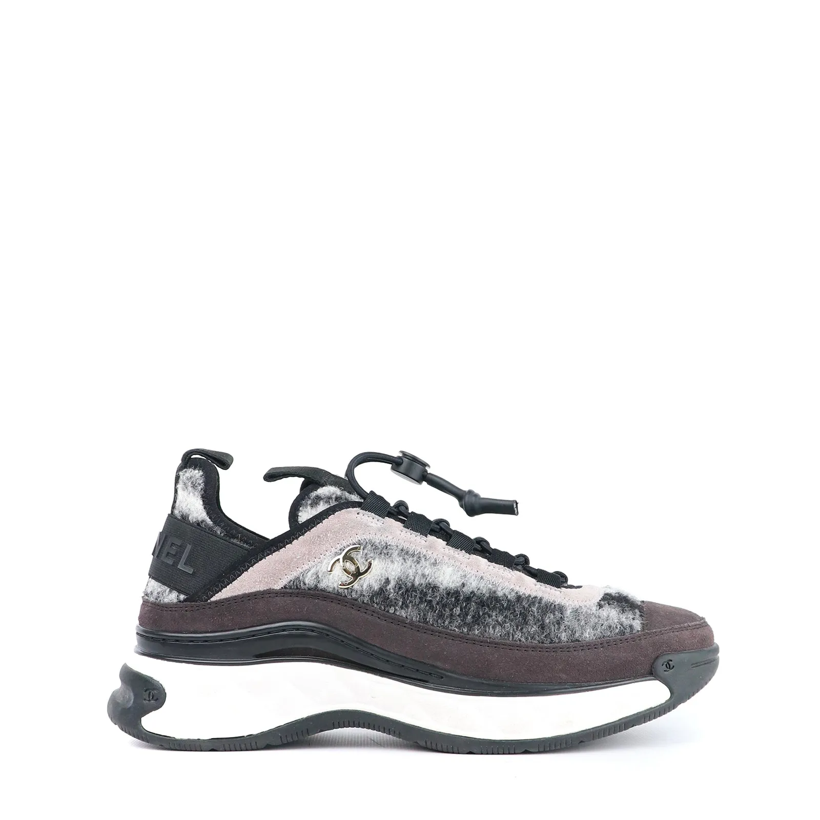 CHANEL - Baskets en tweed et daim (T37)