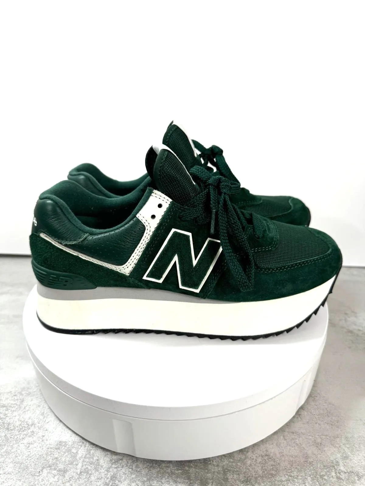 NEW BALANCE 574 SNEAKERS IN ACIDIC GREEN